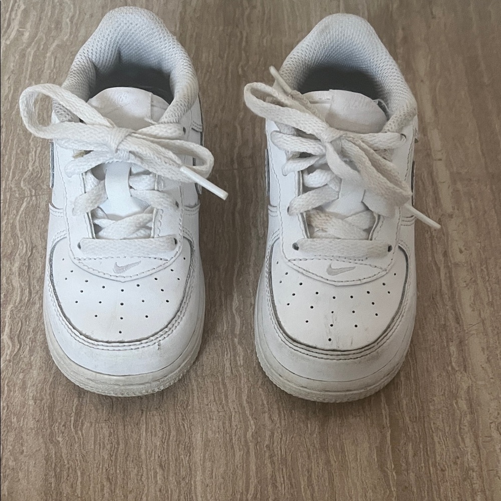 Nike Kids 7c White Sneakers